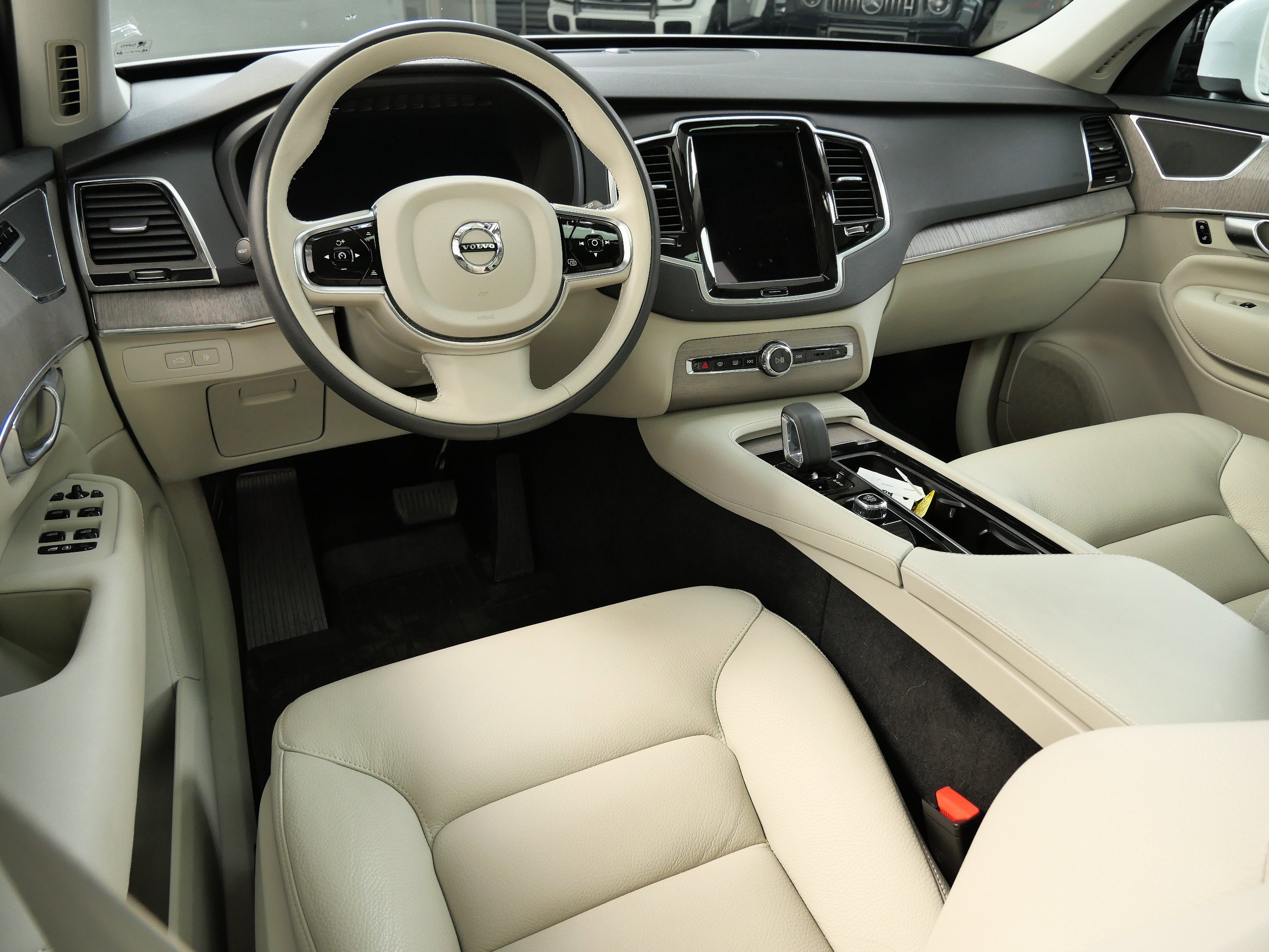 Used 2024 Volvo XC90 Plus with VIN YV4H60CE4R1149718 for sale in Minnetonka, Minnesota