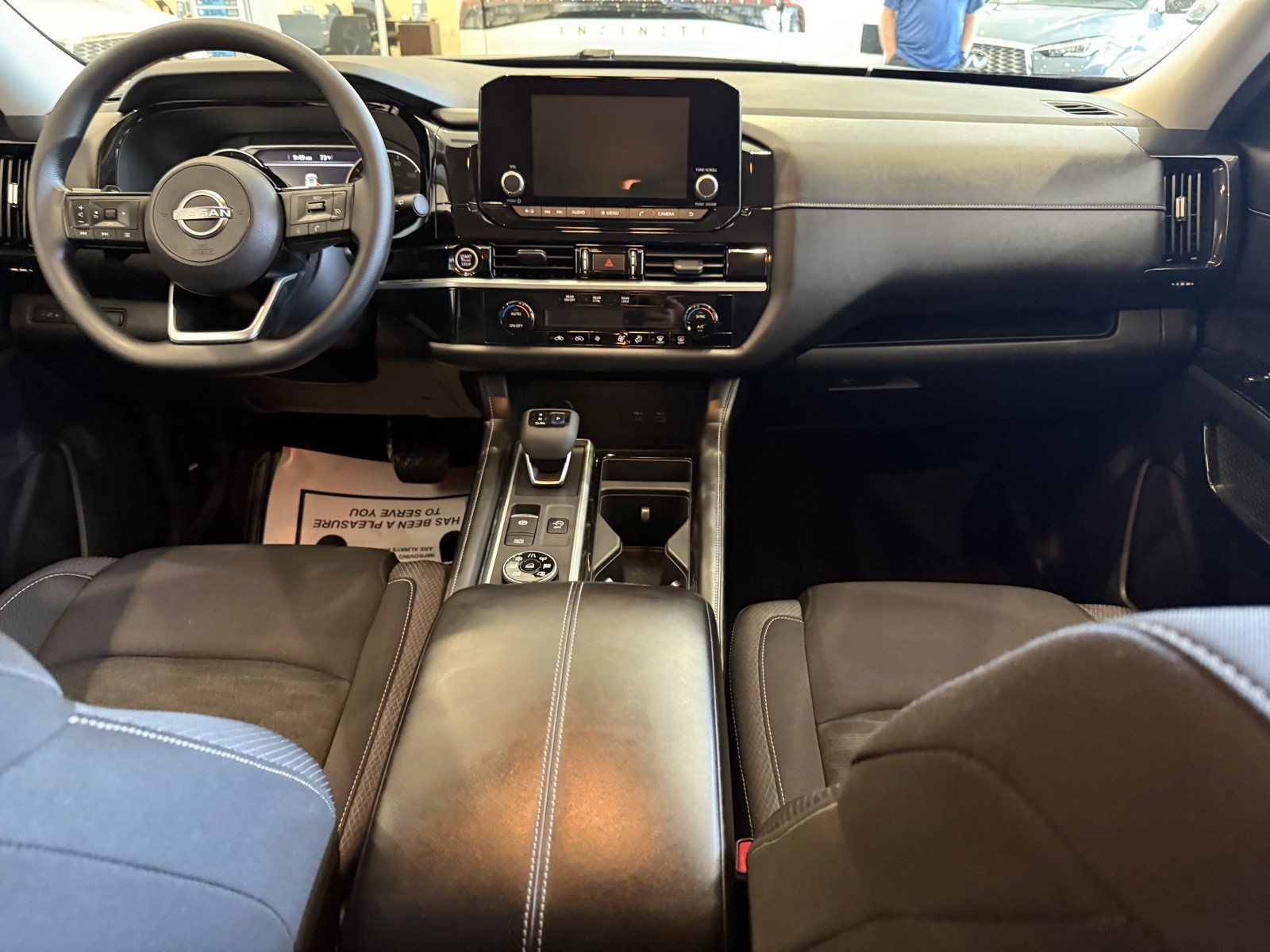 2022 Nissan Pathfinder S photo 3