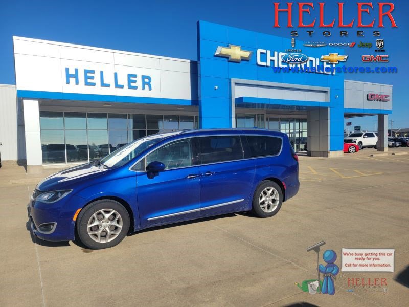 2018 Chrysler Pacifica Touring L Plus's photo