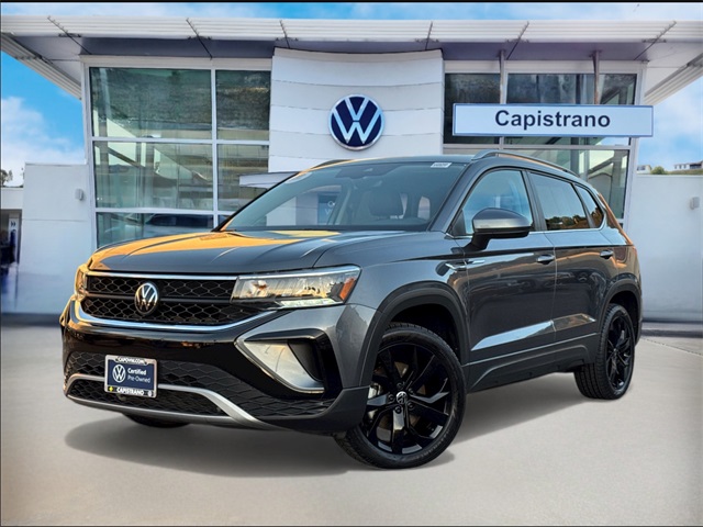 2023 Volkswagen Taos SE's photo