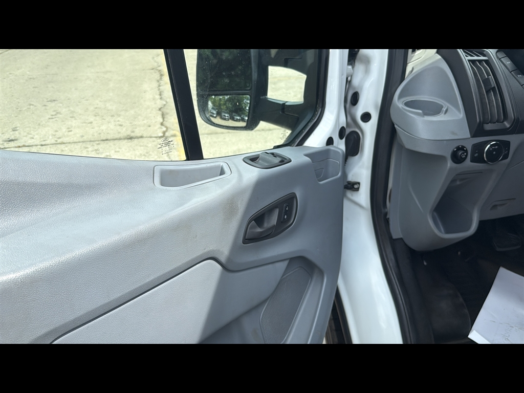 2019 Ford Transit Cargo Van photo 5