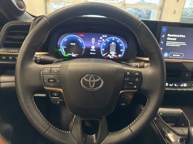 2025 Toyota Crown Signia XLE photo 28