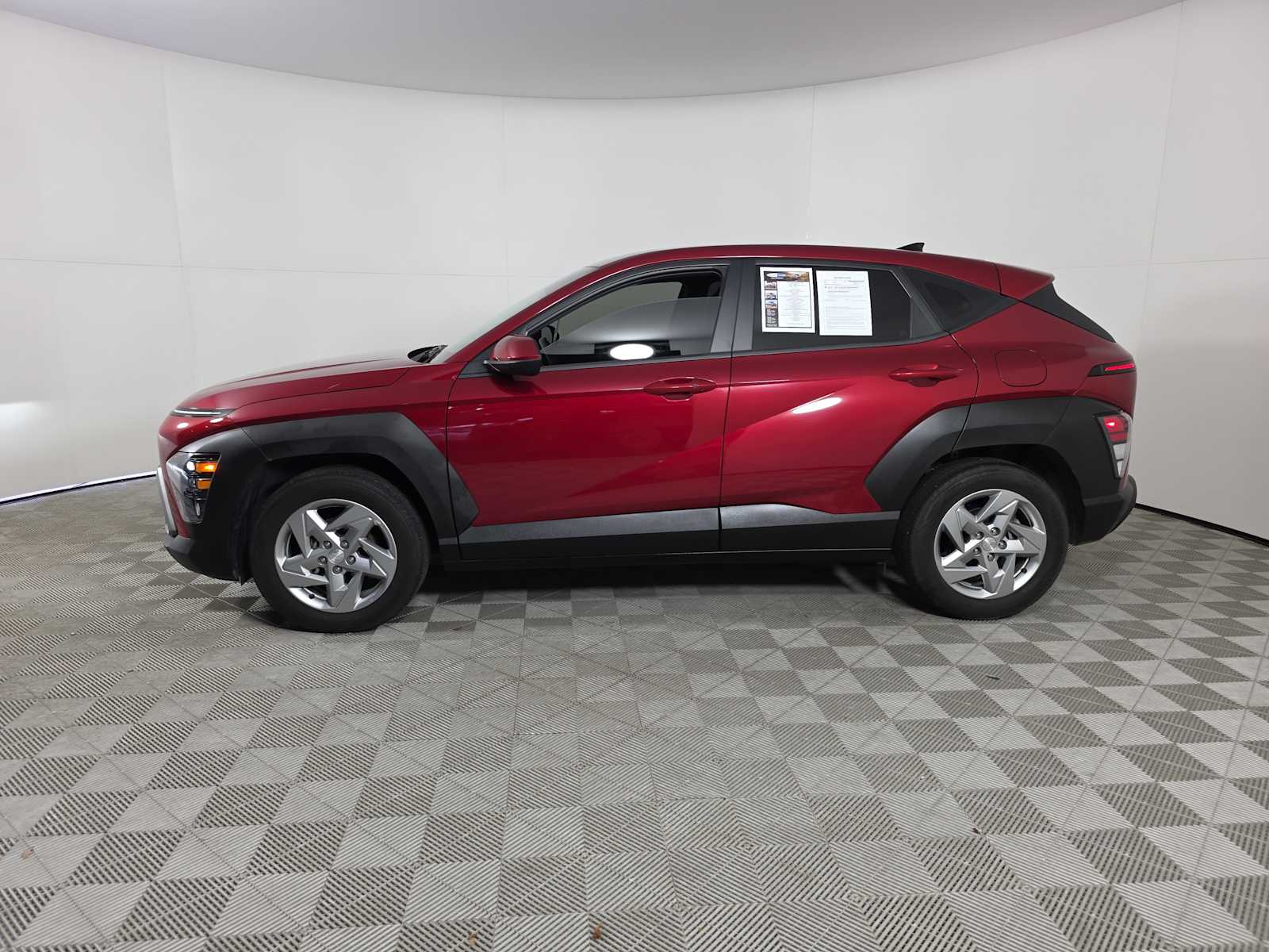 2024 Hyundai Kona SE photo 3