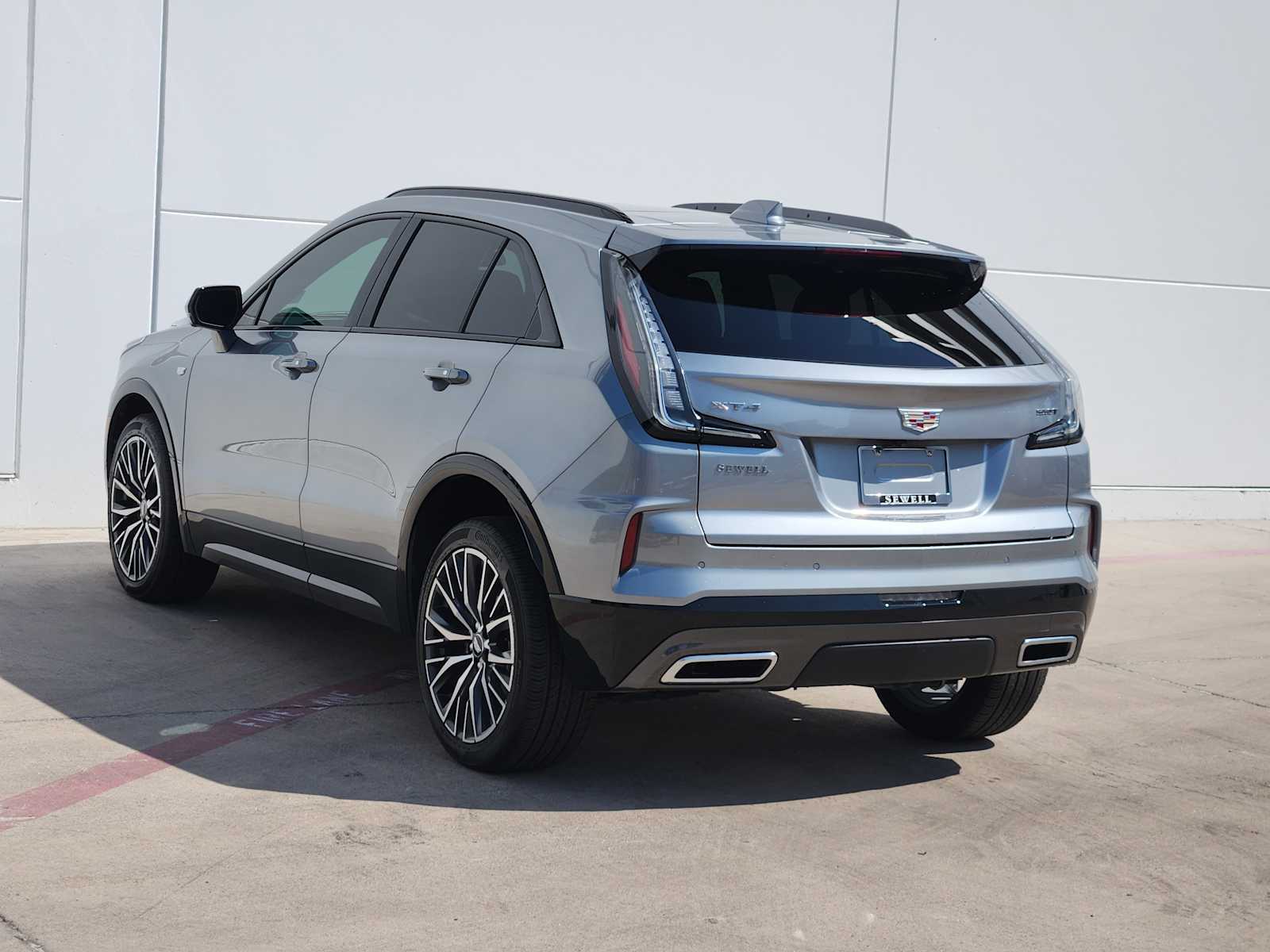 2025 Cadillac XT4 Sport photo 4