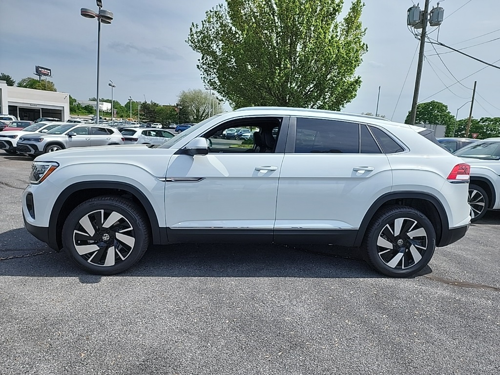 2025 Volkswagen Atlas Cross Sport SEL photo 2