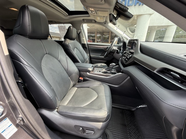 2021 Toyota Highlander Hybrid Limited photo 20