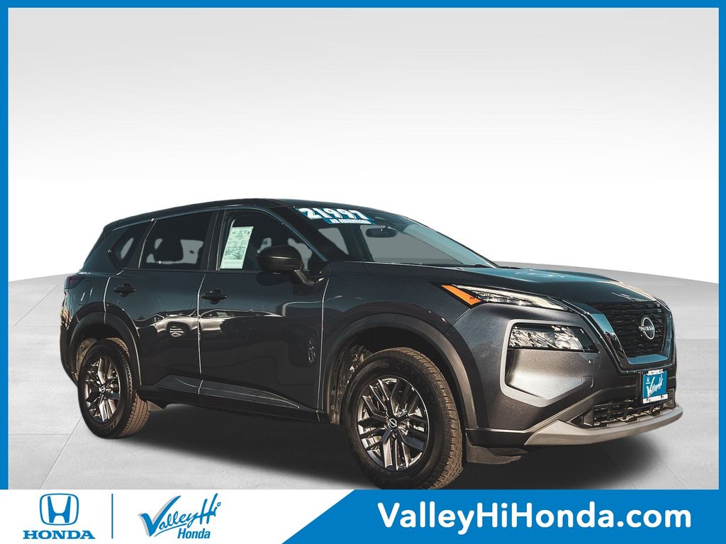 2023 Nissan Rogue S's photo