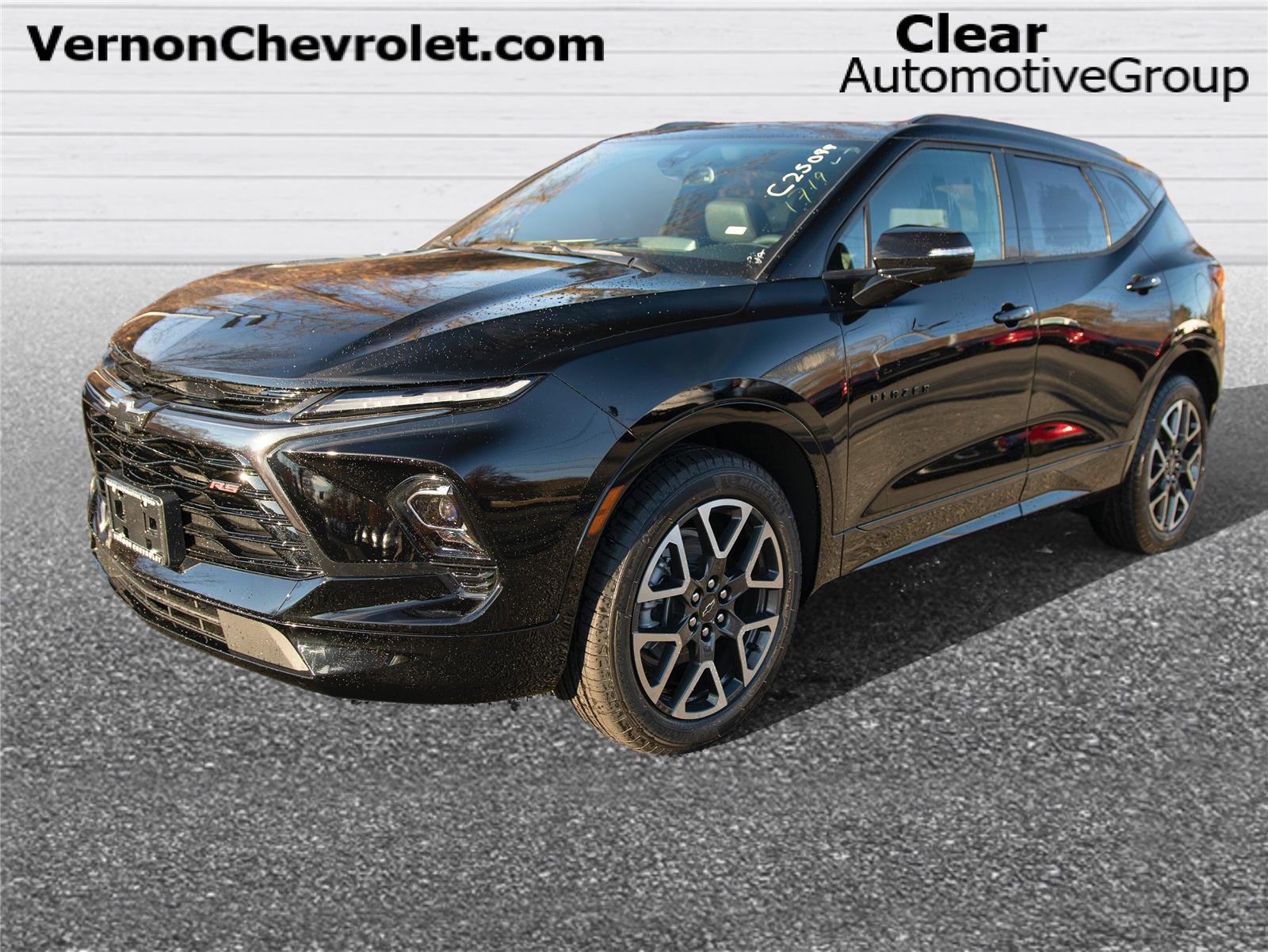 2025 Chevrolet Blazer RS photo 3