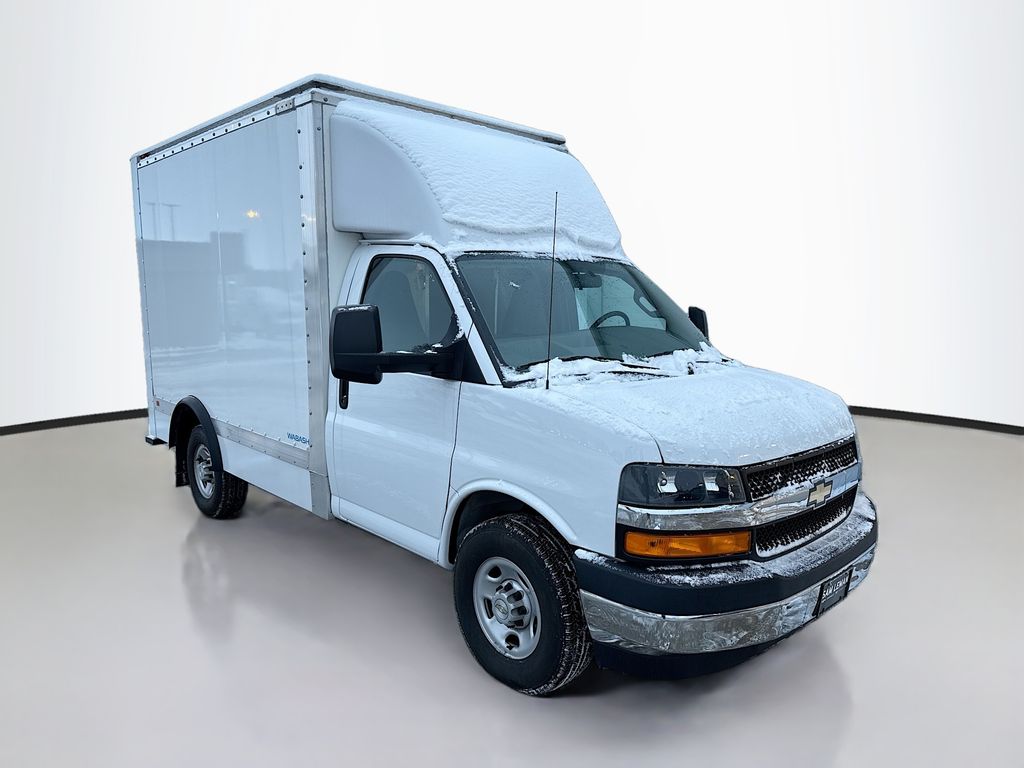 2023 Chevrolet Express Cutaway Base's photo
