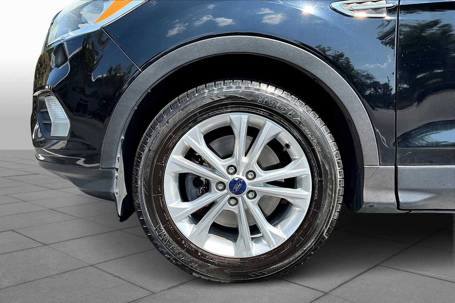 2017 Ford Escape SE photo 9