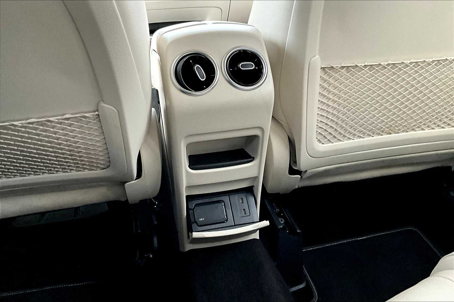 2022 Mercedes Benz GLA 250 photo 32