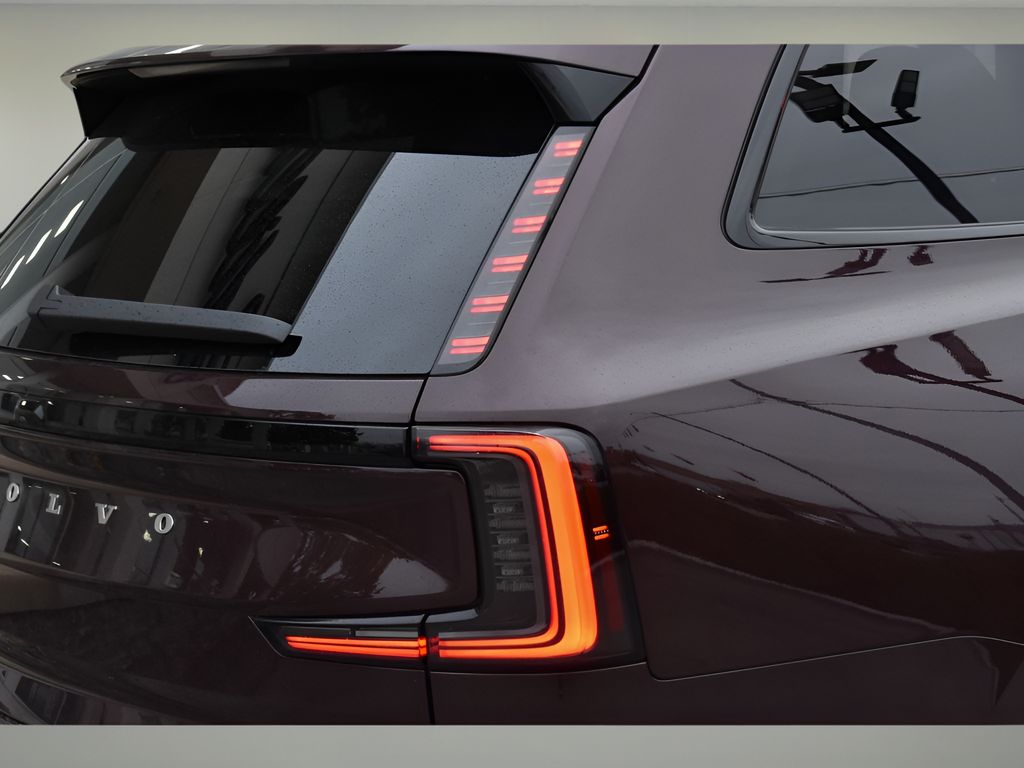 2025 Volvo EX90 Ultra photo 25