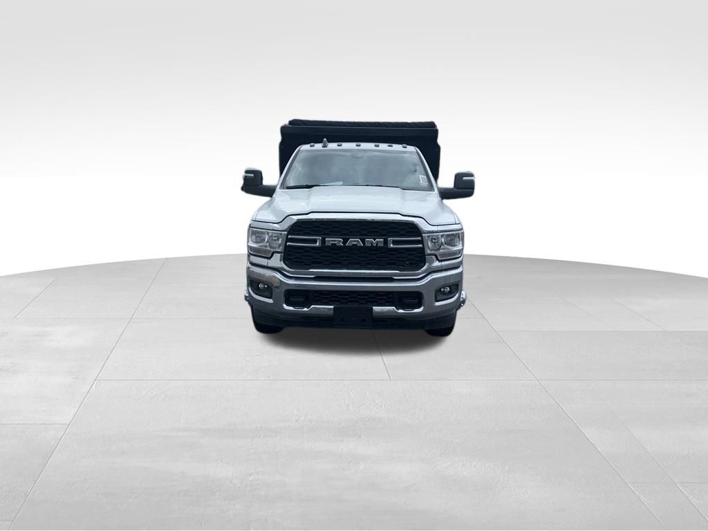 2024 Ram 3500 Tradesman photo 2