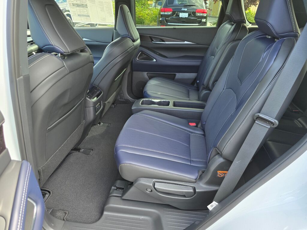 2026 Infiniti QX60 AWD photo 18