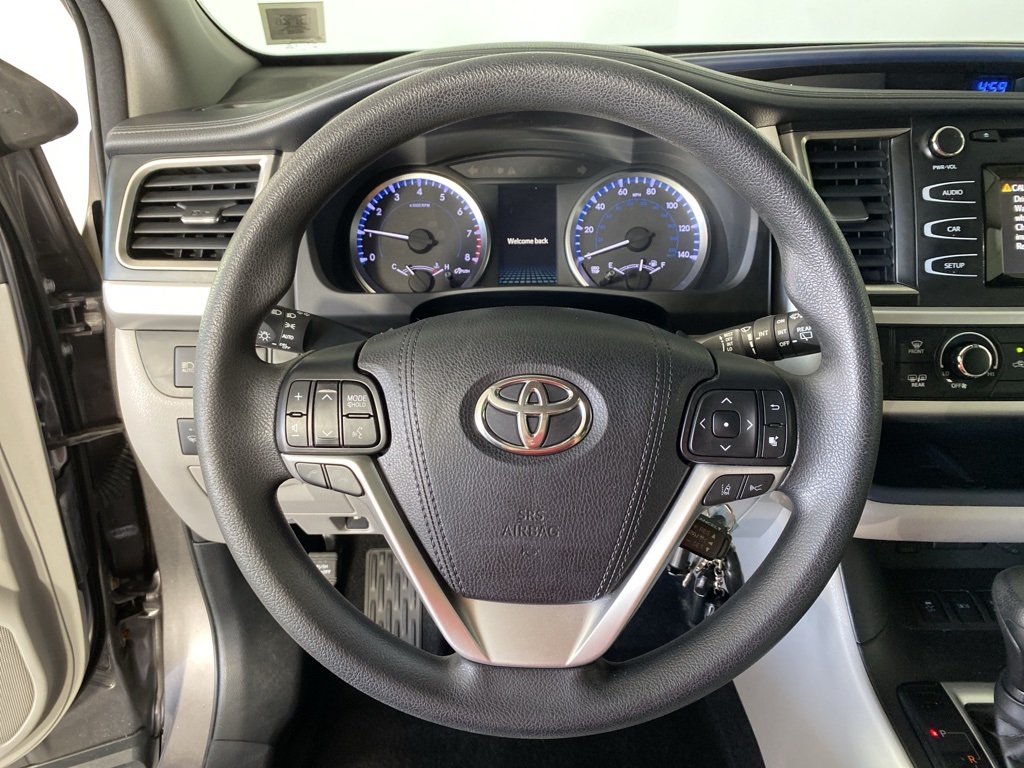 2018 Toyota Highlander LE photo 7
