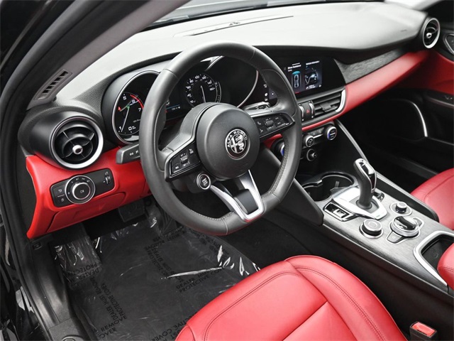 2020 Alfa Romeo Giulia photo 3