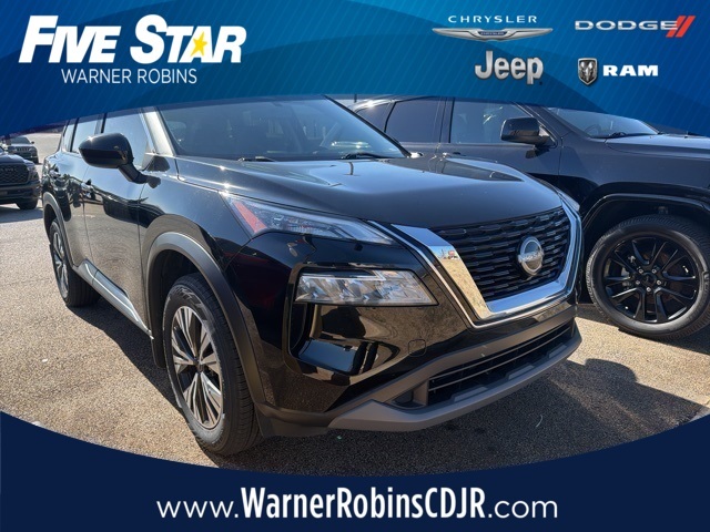 2023 Nissan Rogue SV's photo