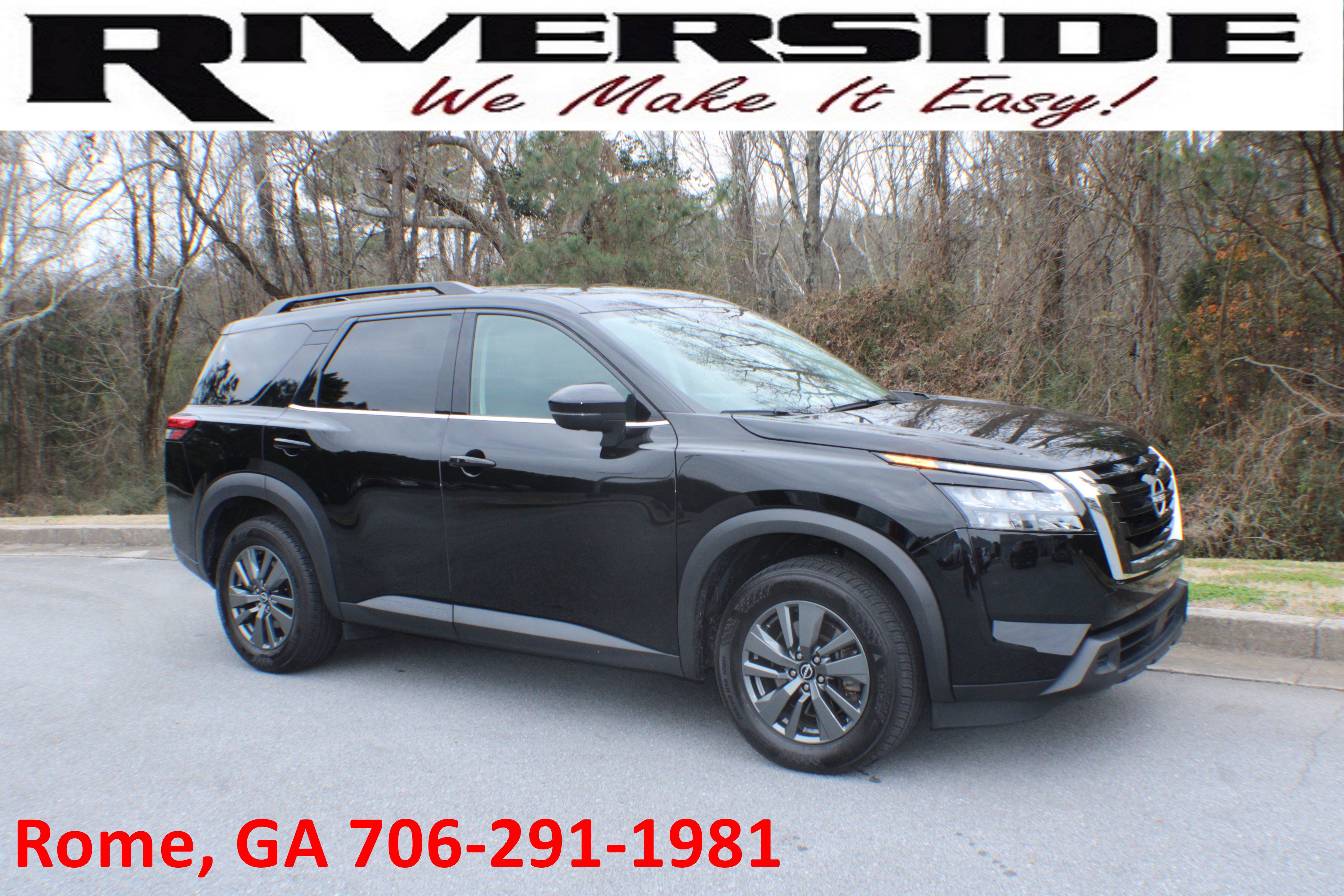 2024 Nissan Pathfinder SV's photo