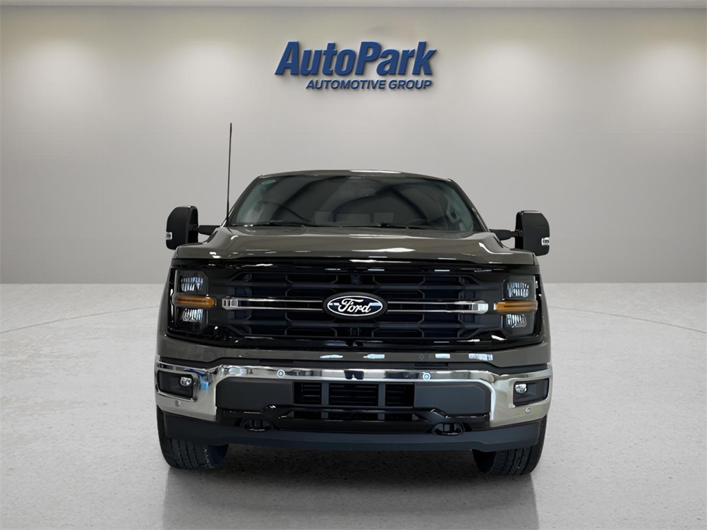 2025 Ford F-150 XLT photo 2