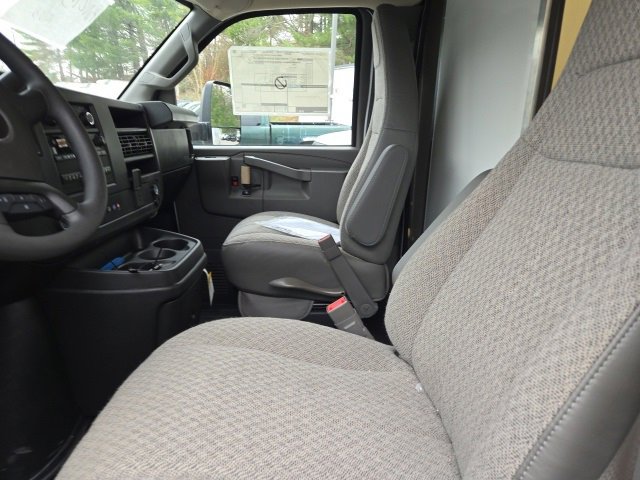 2024 Chevrolet Express Cutaway photo 7