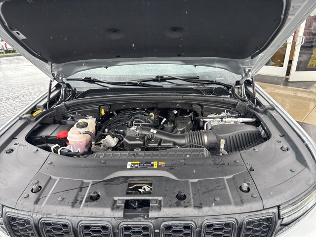 2023 Jeep Grand Cherokee Altitude photo 37