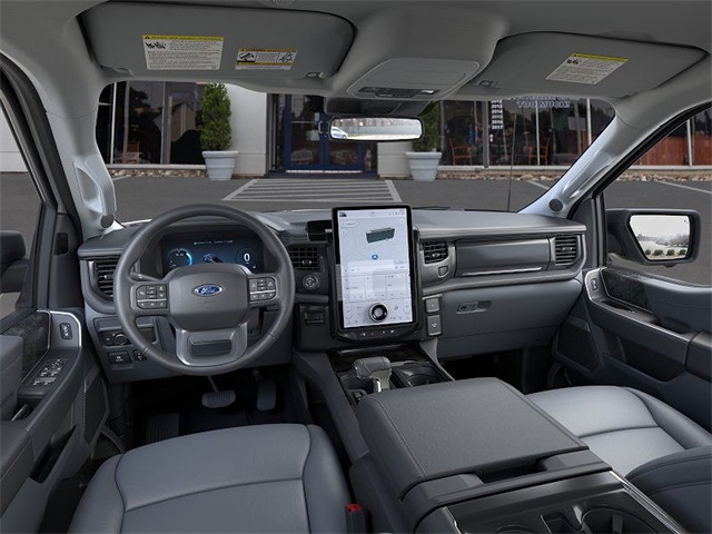 2025 Ford F-150 Lightning photo 9
