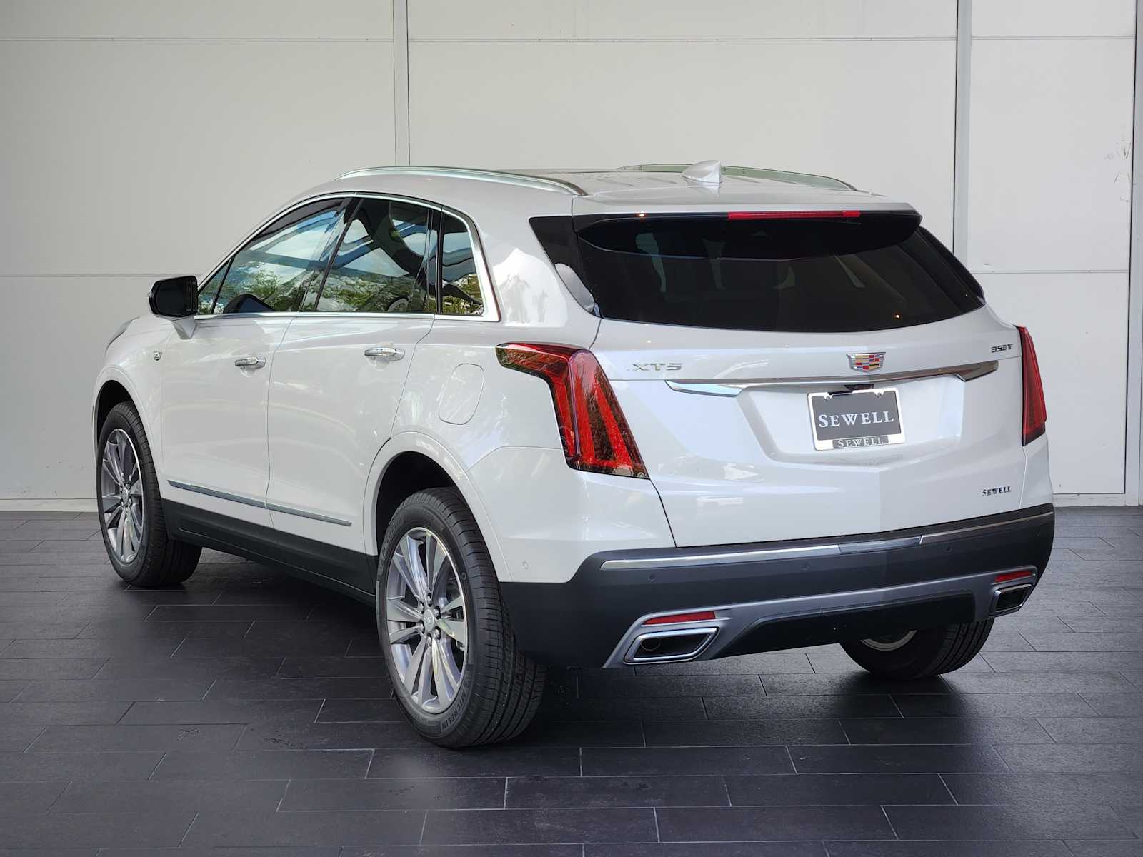 2025 Cadillac XT5 Premium Luxury photo 4
