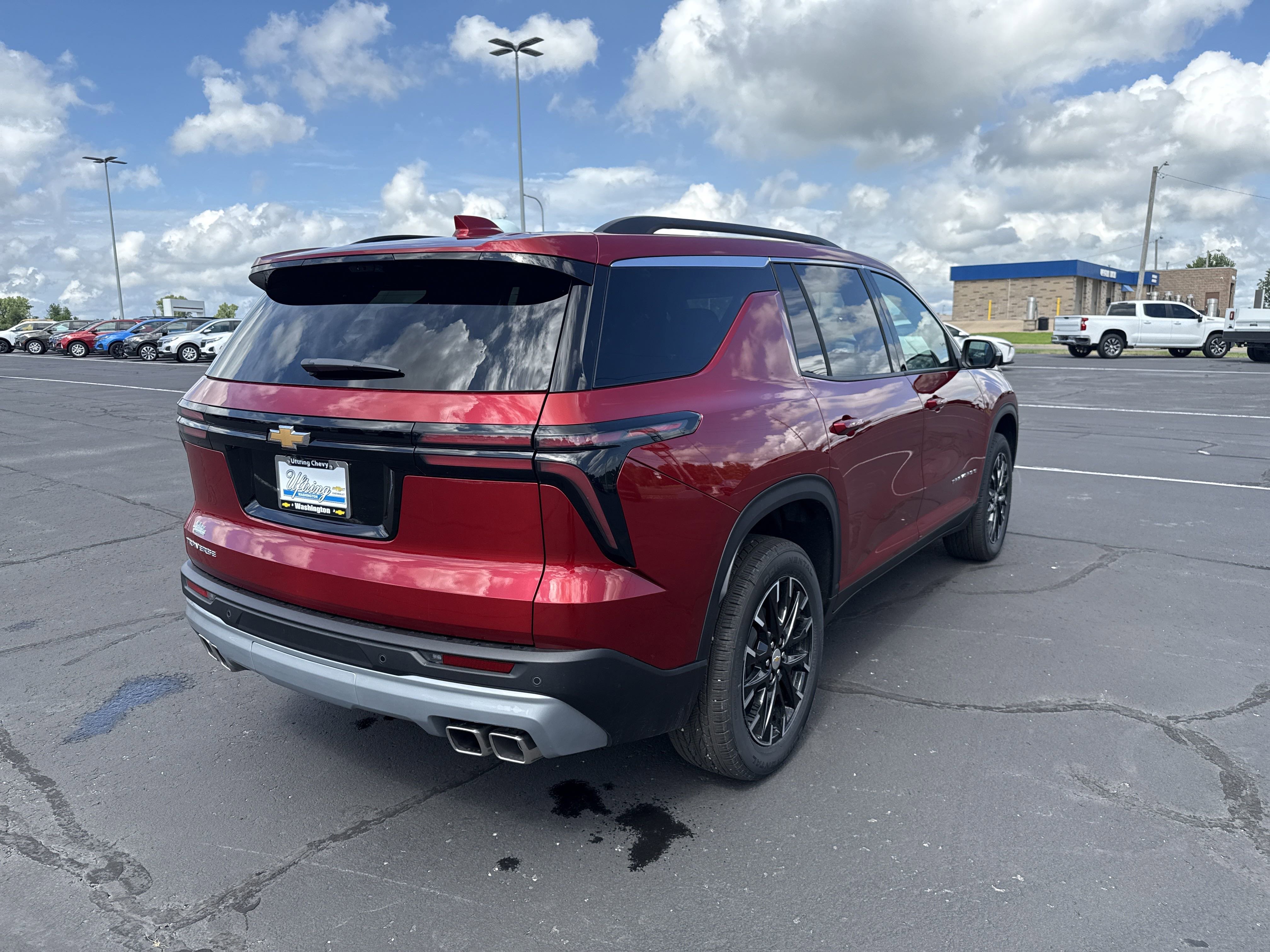 2026 Chevrolet Traverse photo 2