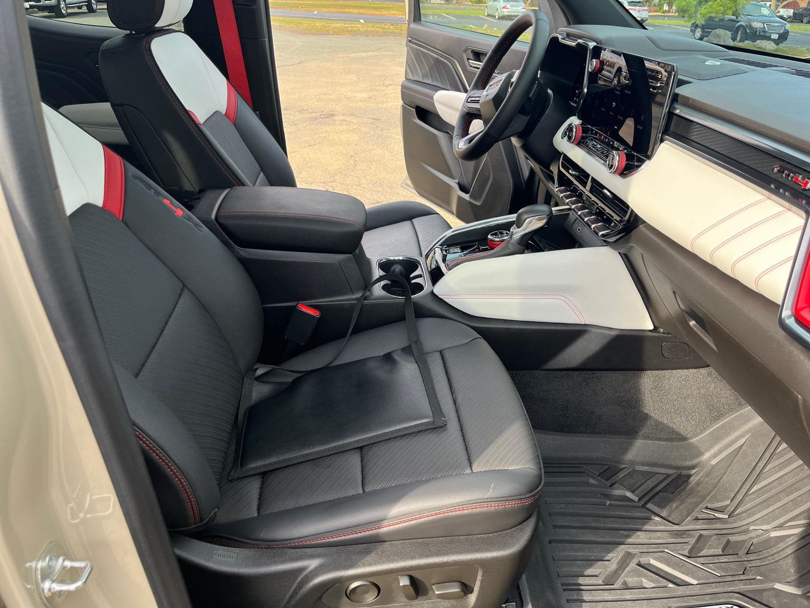 2024 Gmc Canyon AT4X photo 8