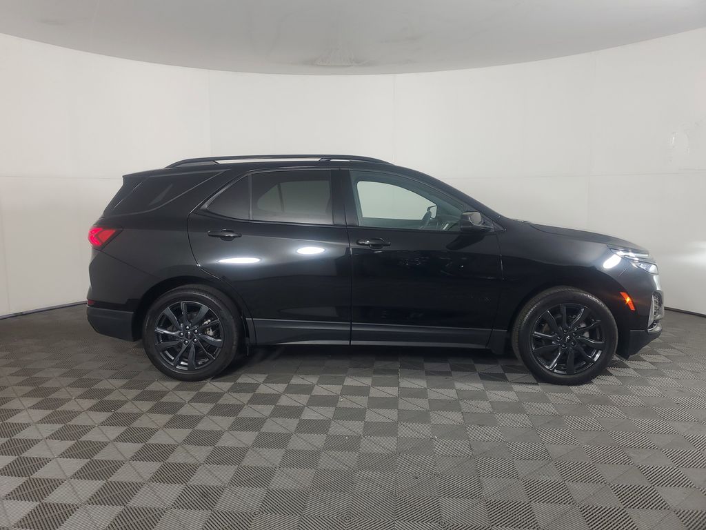 2023 Chevrolet Equinox RS photo 2