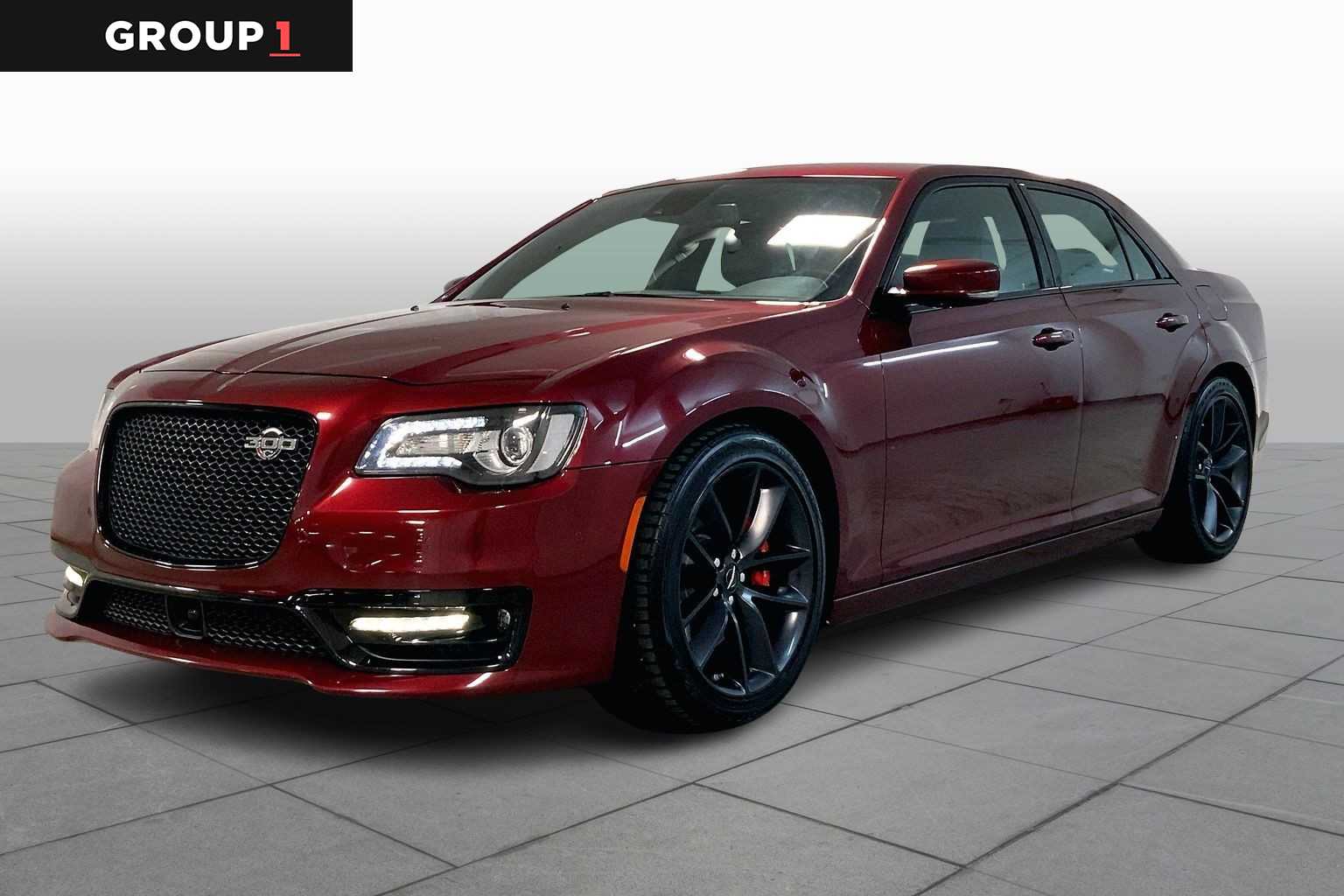 2023 Chrysler 300 C's photo