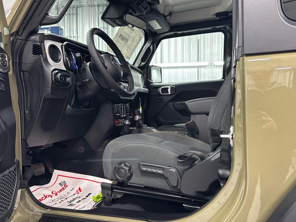 2025 Jeep Wrangler Willys photo 3
