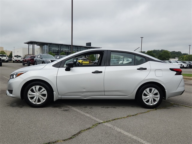 2024 Nissan Versa 1.6 S photo 6