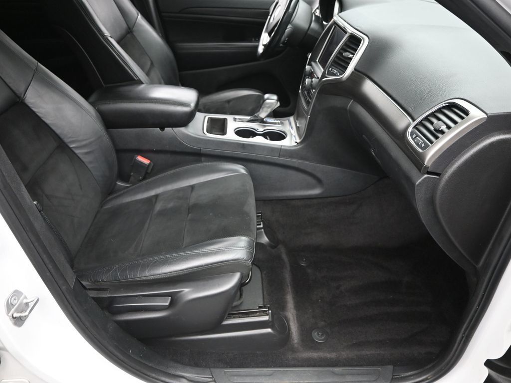 2018 Jeep Grand Cherokee Altitude photo 5