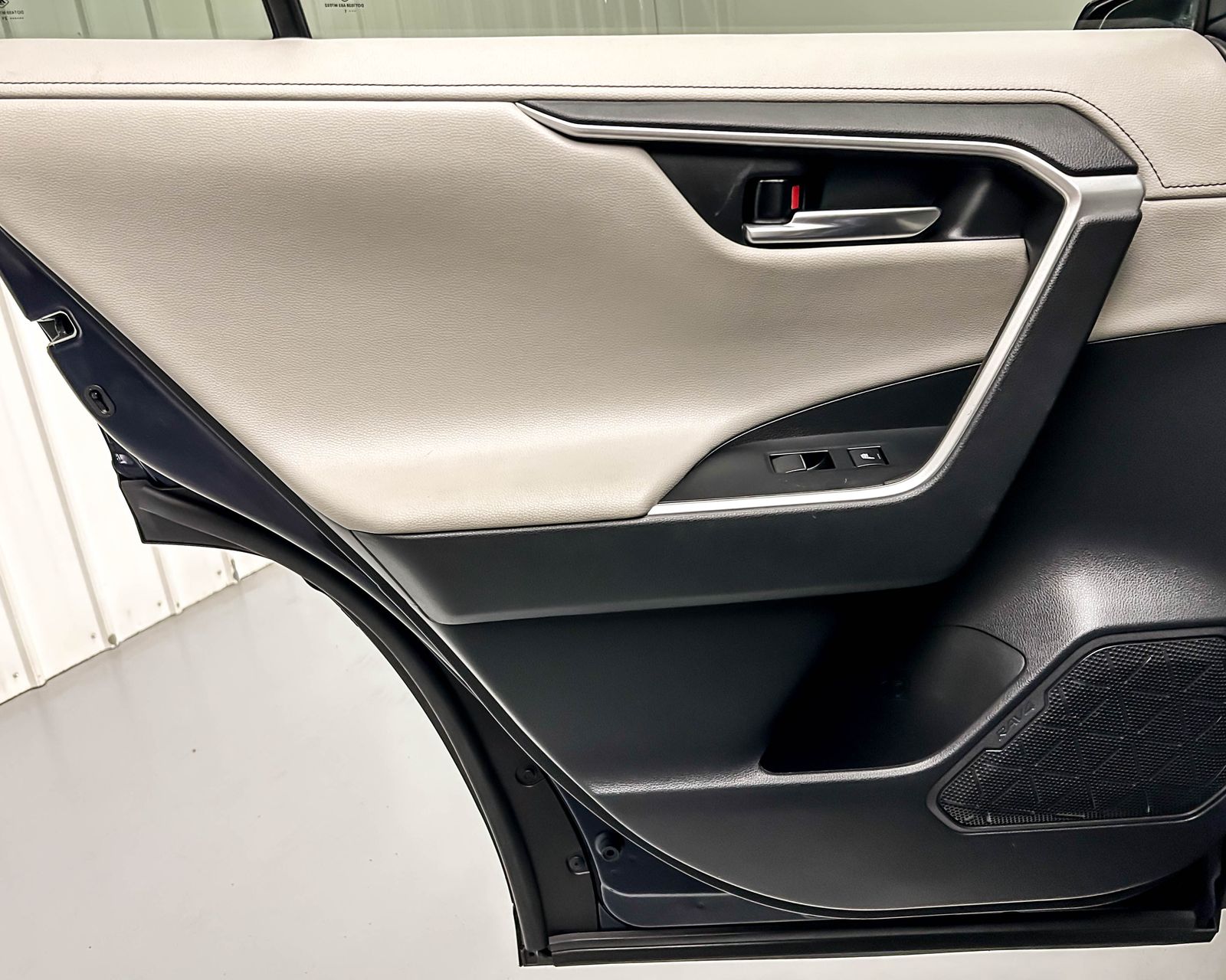 2021 Toyota RAV4 Hybrid Limited photo 19