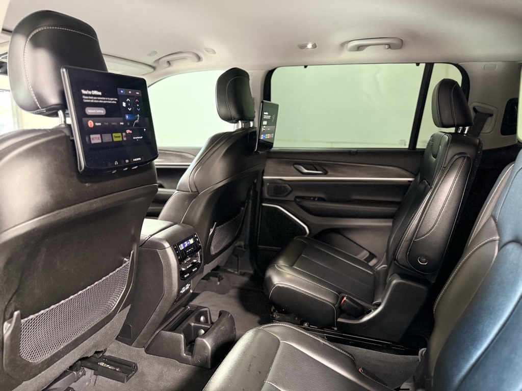 2023 Jeep Grand Cherokee Limited photo 13