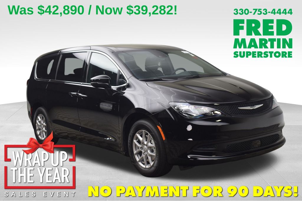 2026 Chrysler Voyager LX's photo