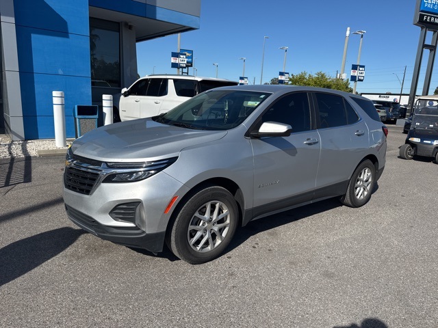 2022 Chevrolet Equinox LT photo 2