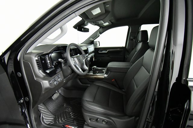 2026 Chevrolet Silverado 1500 RST photo 4