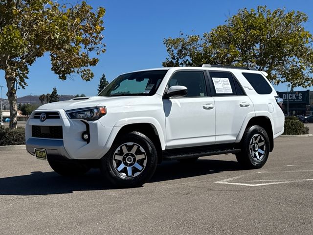 2024 Toyota 4Runner TRD Off-Road photo 2