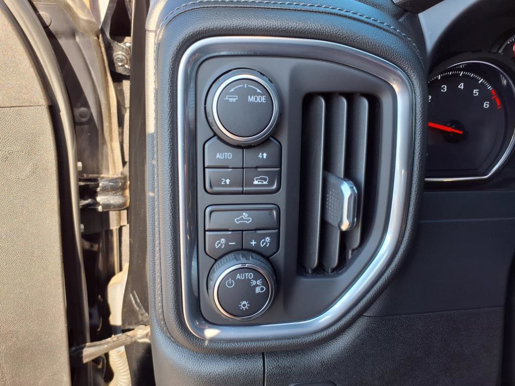 2021 Chevrolet Silverado 1500 LT photo 12