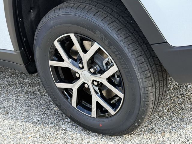 2025 Jeep Grand Cherokee Limited photo 4