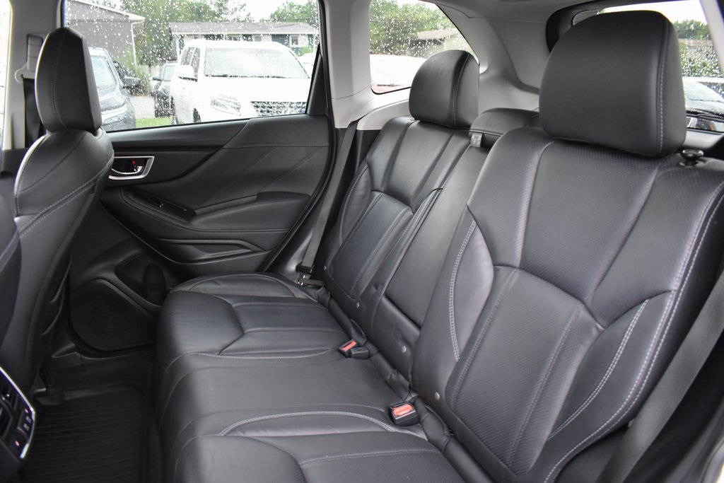 2022 Subaru Forester Touring photo 5