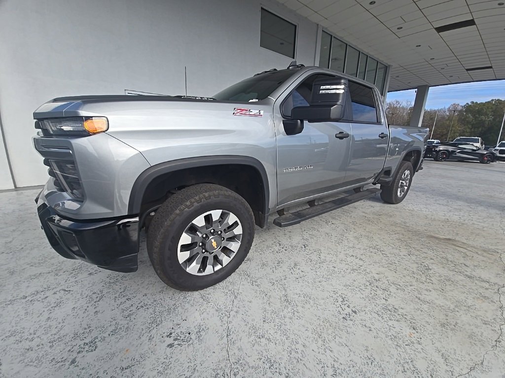 2024 Chevrolet Silverado 2500HD Custom's photo
