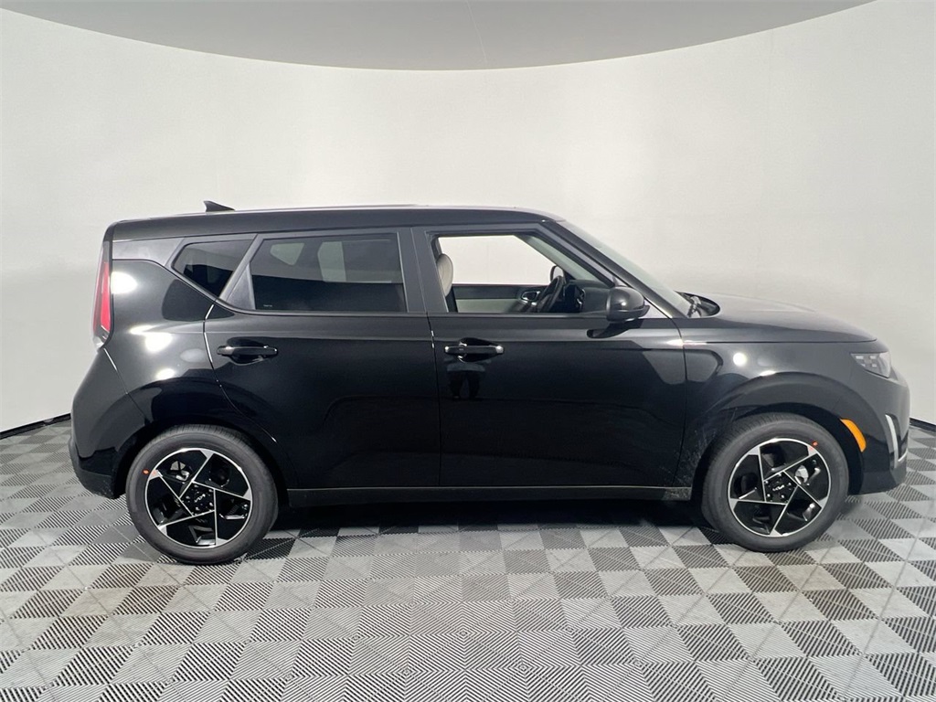 2025 Kia Soul EX photo 2