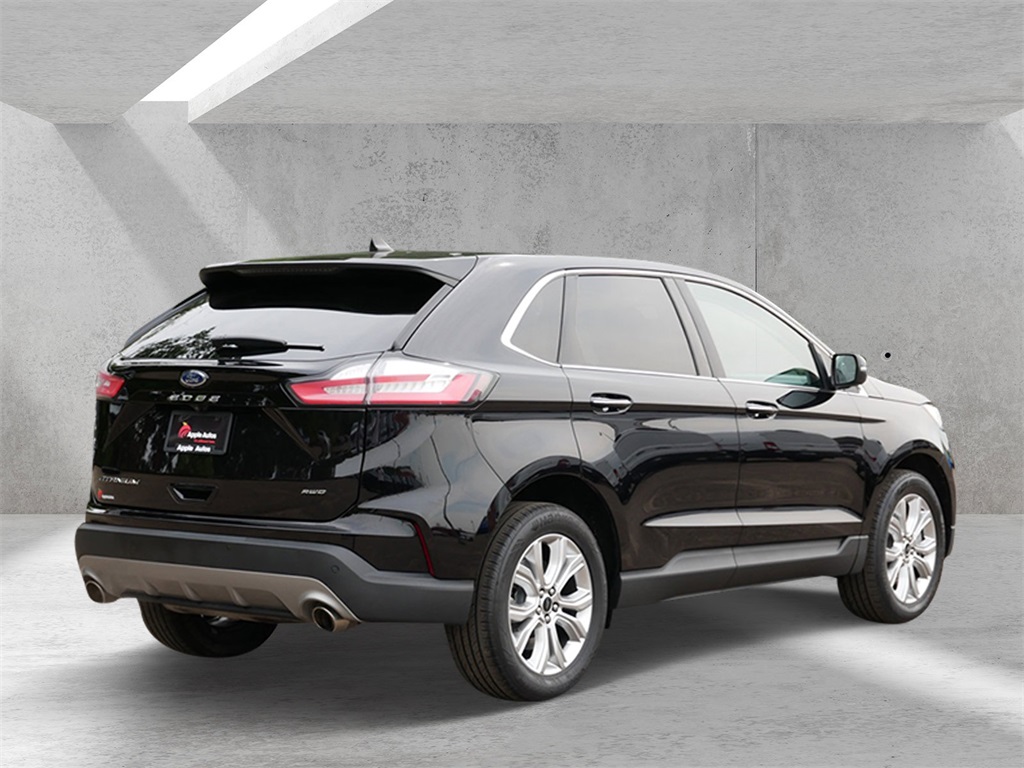 2023 Ford Edge Titanium photo 3