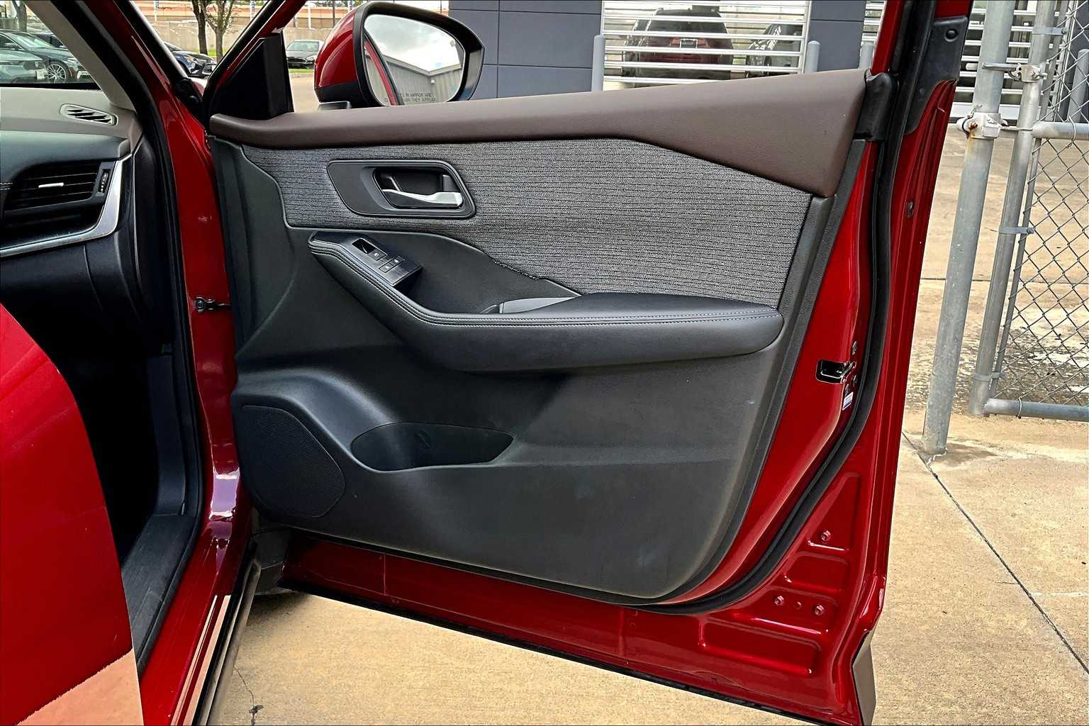 2023 Nissan Rogue SV photo 20