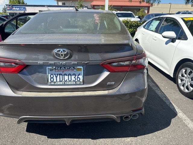 2022 Toyota Camry SE photo 5