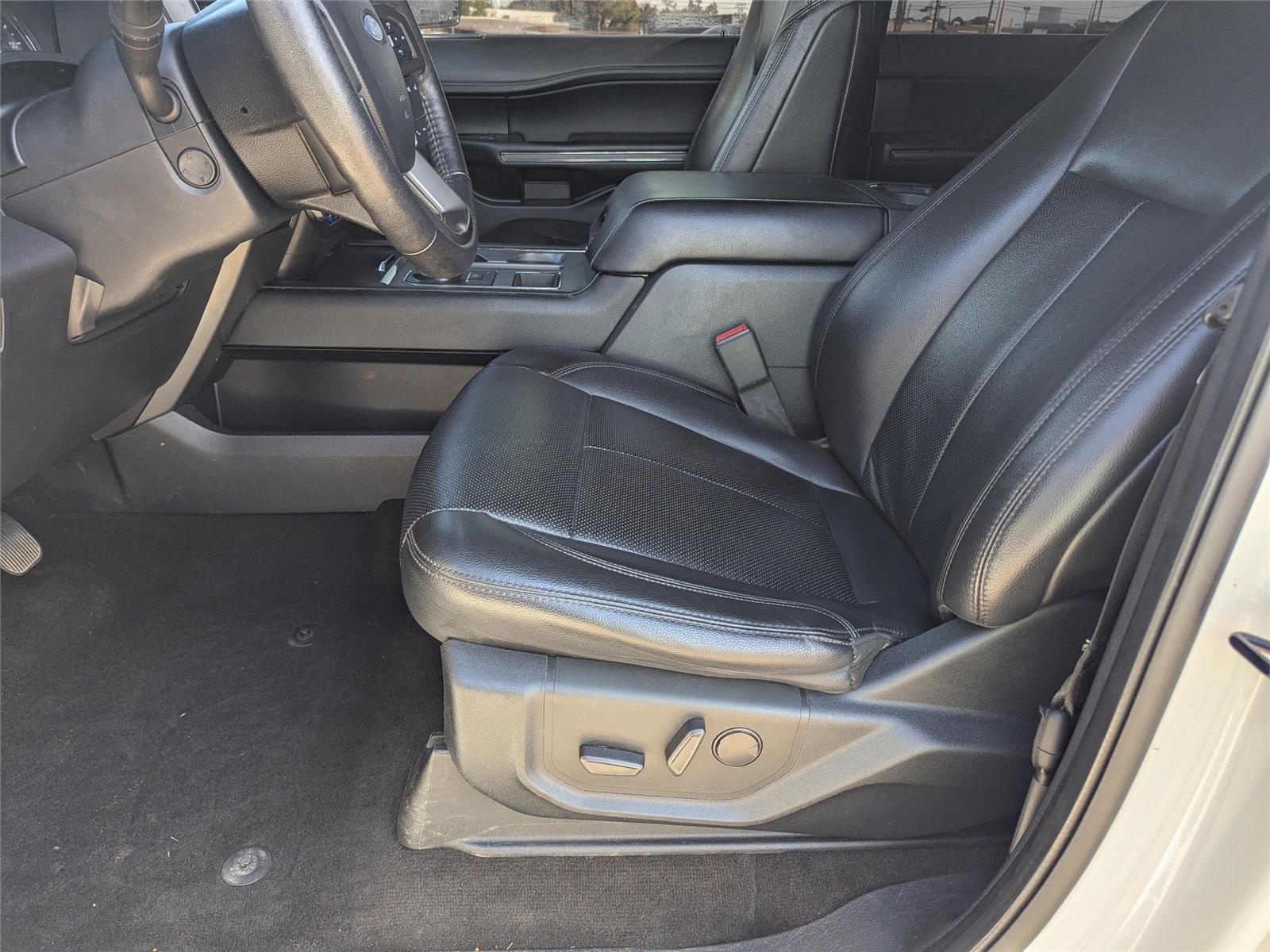 2020 Ford Expedition MAX XLT photo 18