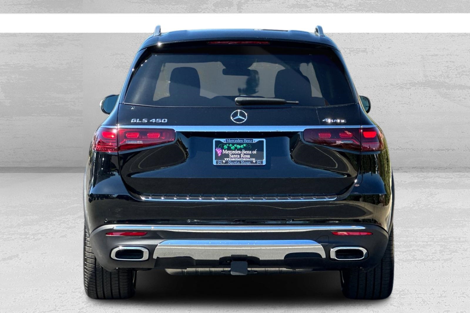 2026 Mercedes Benz GLS 450 4MATIC photo 4